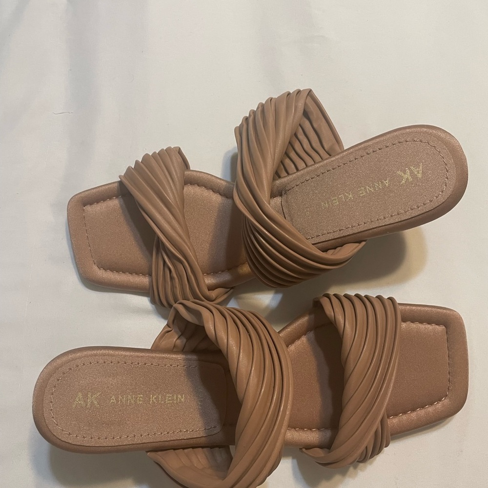 Anne Klein Jista Kitten Heels Bronze Sz 11